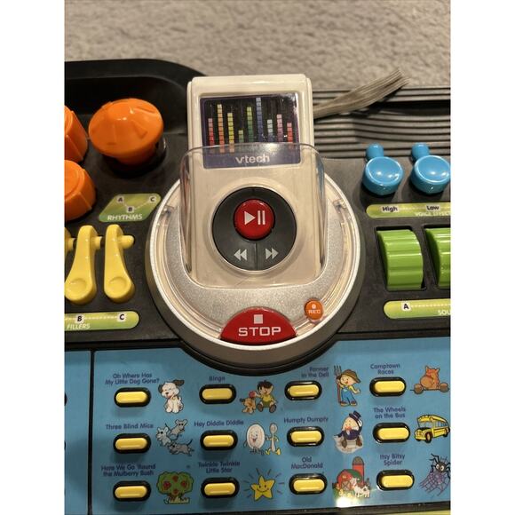 VTech KidiJamz Interactive Music Studio Keyboard, Microphone, Portable Player - Picture 2 of 6